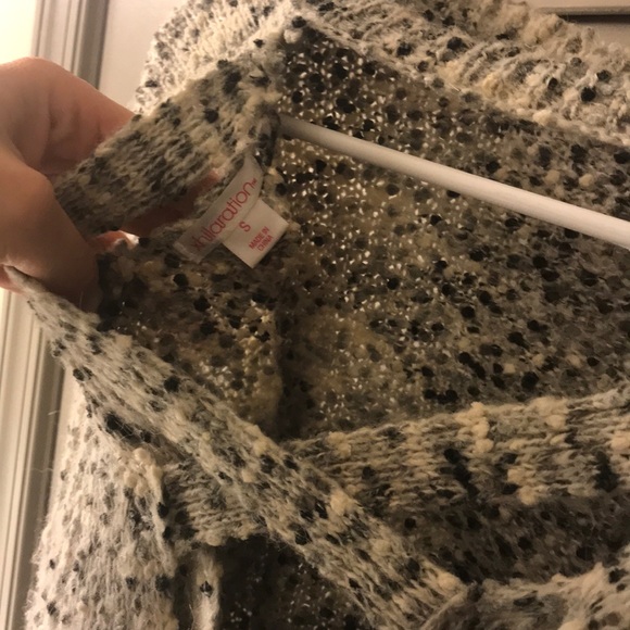 Sweater - Picture 3 of 6